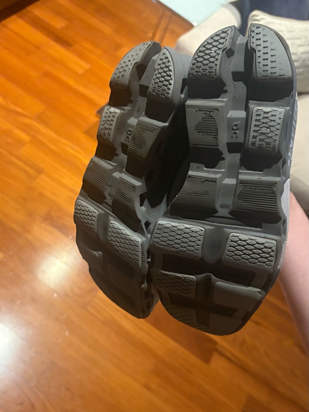 On Running Women's Light Gray Sneakers - Picture 7 of 7